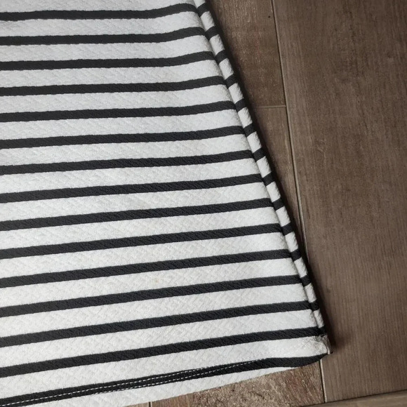 Soprano Stretchy Striped Fit & Flare Short Sleeve Dress Size XS White Black NWOT - Picture 14 of 16